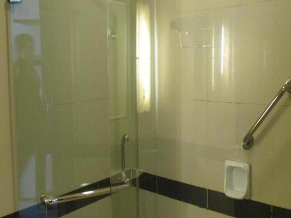 Menara Bahtera 4* Balikpapan (Borneo)